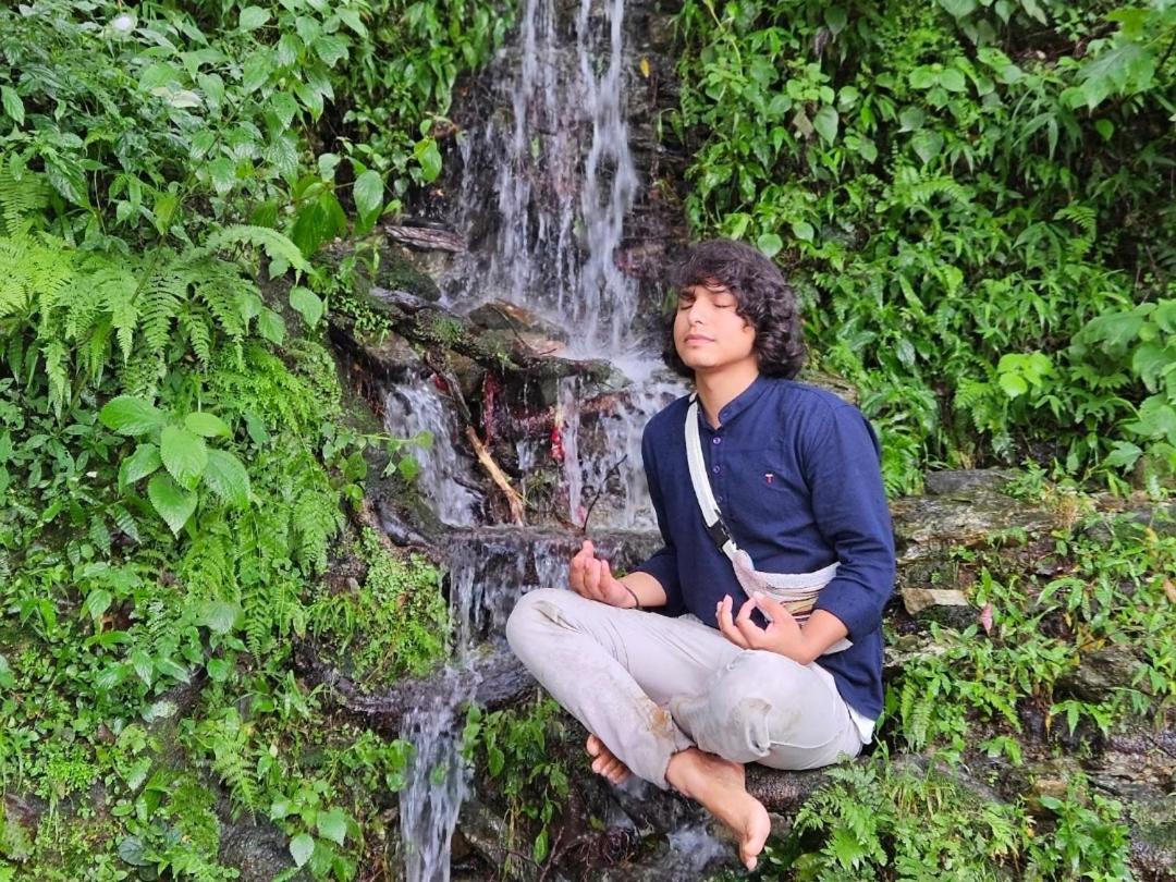 Katyuri Kings Divine Stay- Babaji'S Cave Dwarahat Exterior foto
